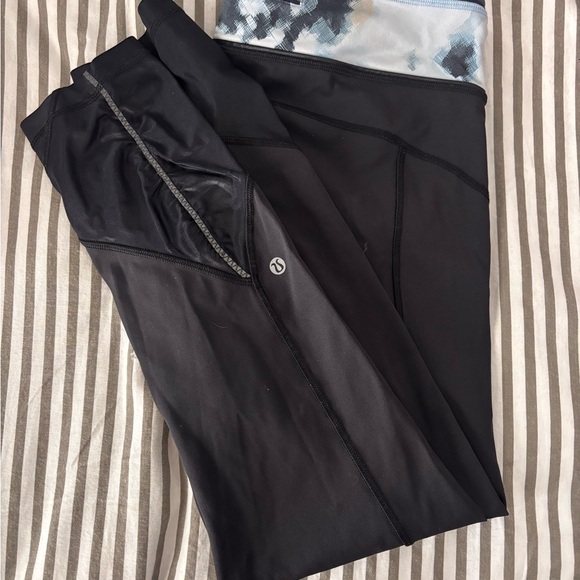 lululemon athletica Pants - Lululemon Women’s Black Leggings with Patterned Waistband Sz 10